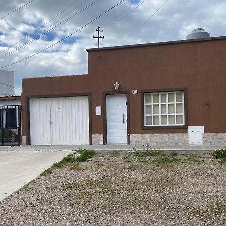 Apartamento Centrico, Moderno Y Tranquilo Caleta Olivia Kültér fotó