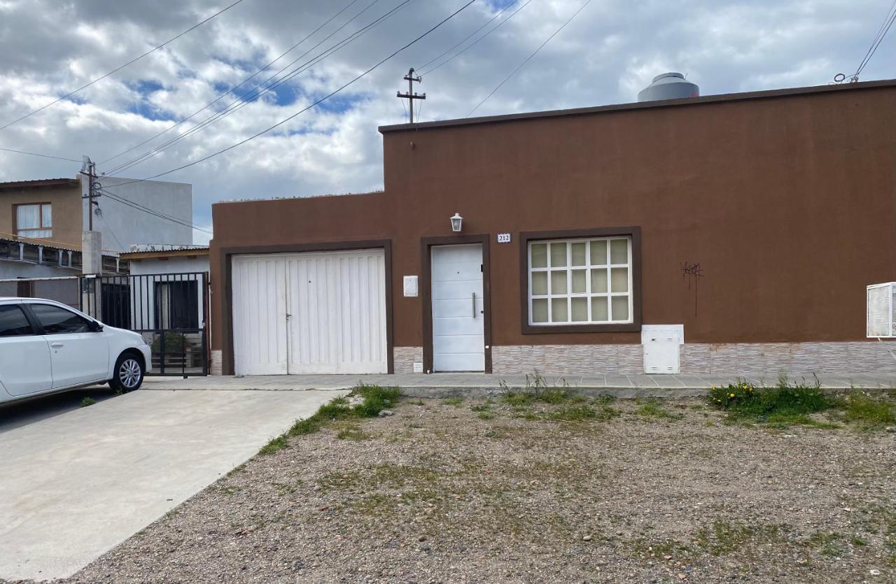 Apartamento Centrico, Moderno Y Tranquilo Caleta Olivia Kültér fotó